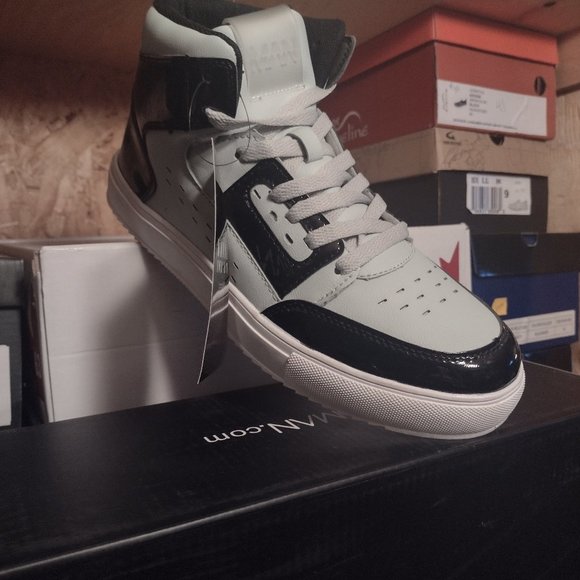 Men's stylish Hi Tops new arrival MAN brand Special Price $40 - Picture 1 of 3